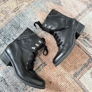 Marc Fisher Black Quilted Boots sz 9